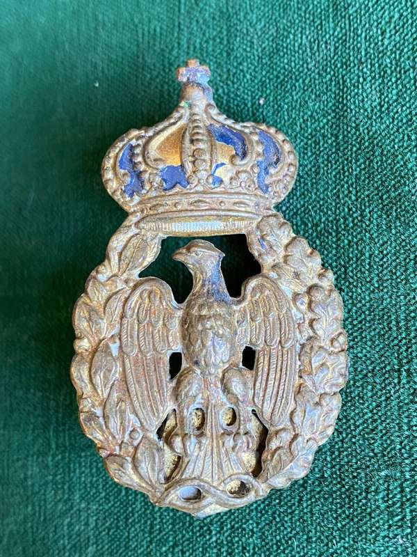 ITALIAN WW2 AIRFORCE CAP BADGE-2X SCREW LUGS