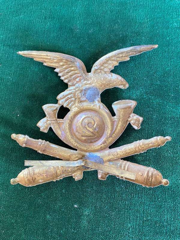 ITALIAN WW2 CAP BADGE FOR MOUNTAIN ARTILLERY- 2 LUGS
