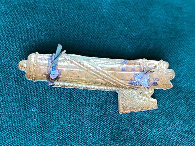 ITALIAN WW2 YOUTH MILITIA CAP BADGE-MEASURES 55 X 22 MM