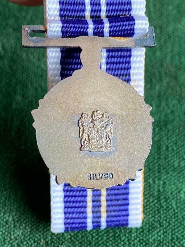 MINIATURE SOUTHERN CROSS MEDAL (SM)1975 (MERITORIOUS SERVICE)-SILVER MARKED