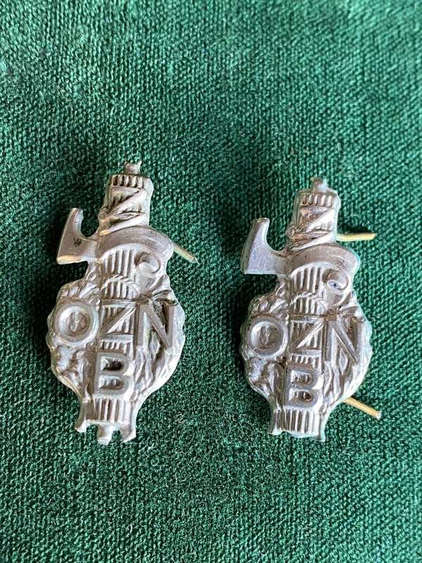 ITALIAN WW2 YOUTH MILITIA LAPEL BADGE PAIR-PINS INTACT