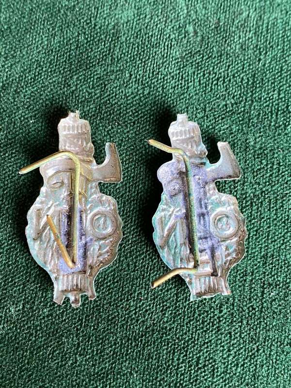 ITALIAN WW2 YOUTH MILITIA LAPEL BADGE PAIR-PINS INTACT