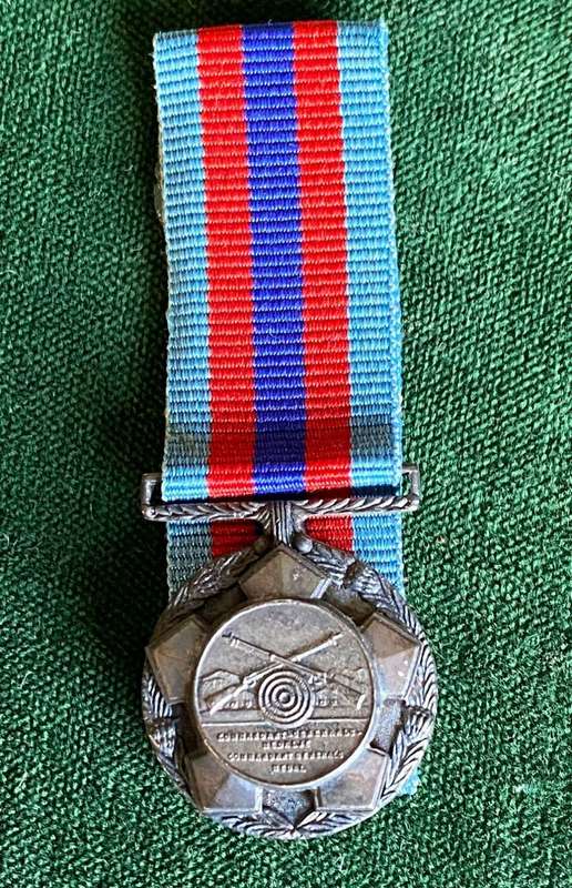 ORIGINAL MINIATURE COMMANDANT GENERALS MEDAL-SILVER AND SA MINT MARKINGS 1965-75 (SKILLS-SHOOTING)SC
