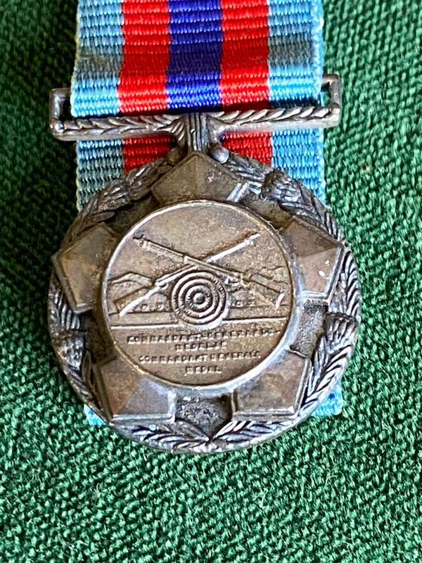 ORIGINAL MINIATURE COMMANDANT GENERALS MEDAL-SILVER AND SA MINT MARKINGS 1965-75 (SKILLS-SHOOTING)SC