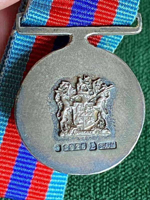 ORIGINAL MINIATURE COMMANDANT GENERALS MEDAL-SILVER AND SA MINT MARKINGS 1965-75 (SKILLS-SHOOTING)SC