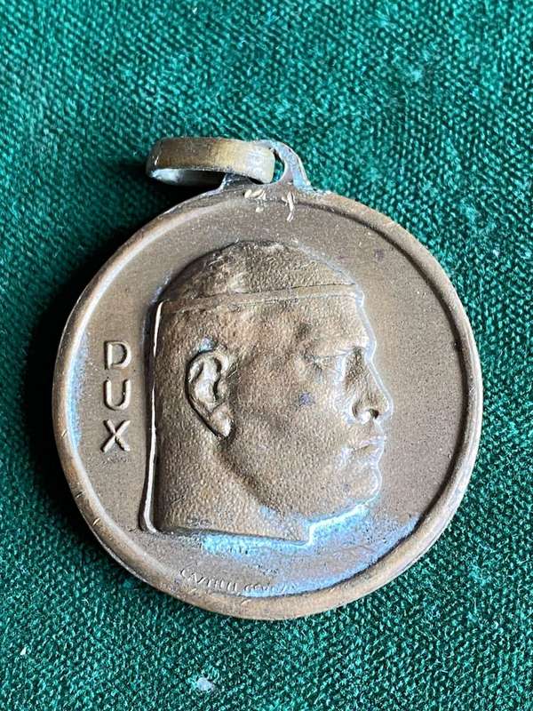 ITALIAN FASCI DI COMBATTIMENTO MEDAL-IT WAS A POLITICAL AND PARAMILITARY GROUP IN ITALY THAT MERGED
