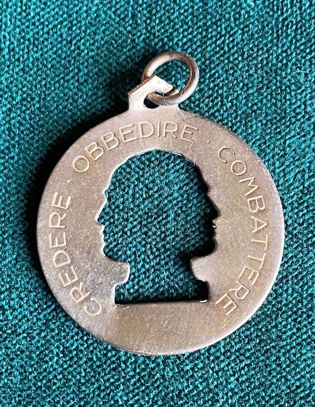 ITALIAN FASCIST BADGE MADE DURING BENITO MUSSOLINI`S RULE IN ITALY FROM 1922-1945