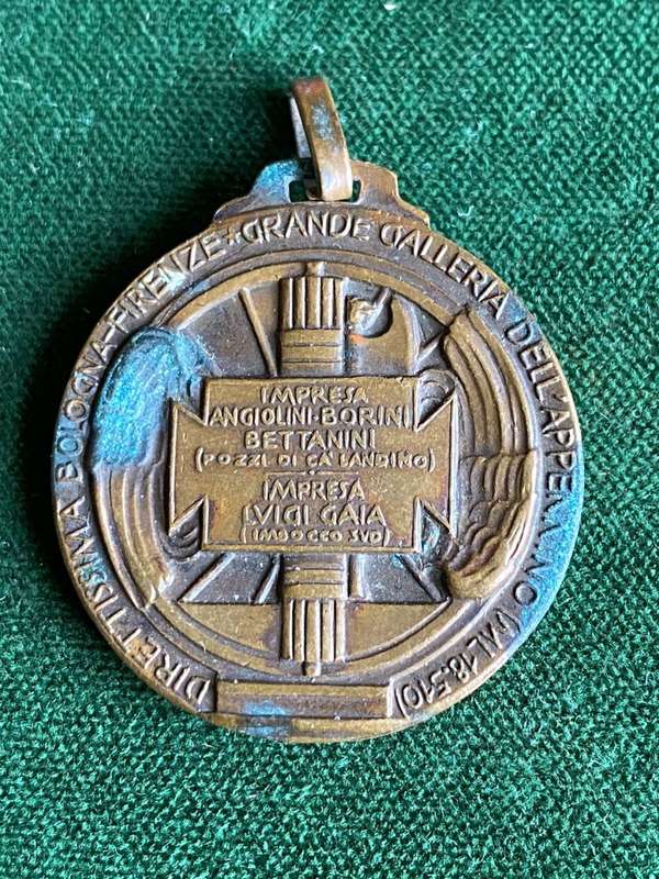 ITALIAN WAR MERIT CROSS(CROCE AL MERITO DI GUERRA)GIVEN TO MEMBERS OF THE ARMED FORCES FOR SERVICES