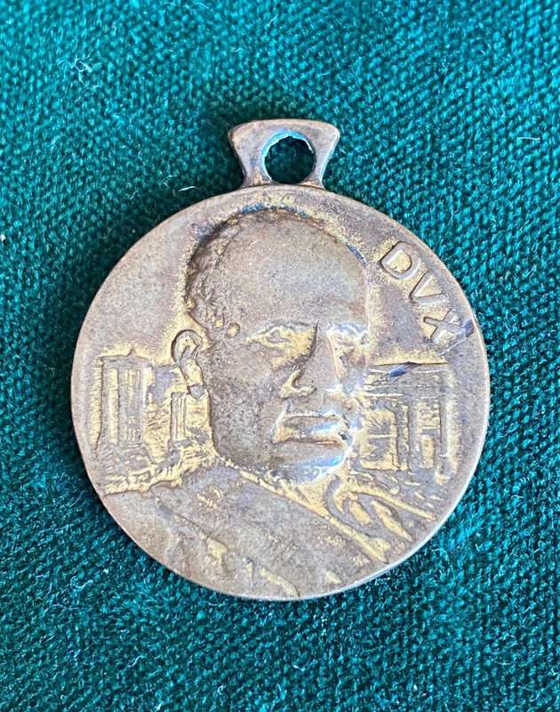 ITALIAN WW2 MUSSOLINI,THE FASCIST DICTATOR MEDAL-DIAMETER 25 MM