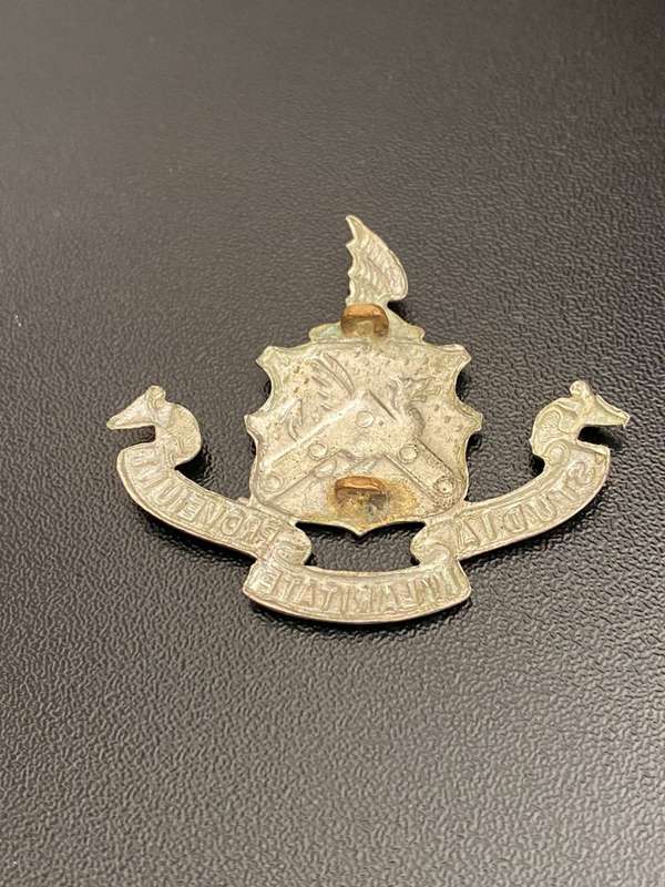 KINGS COLLEGE CADET CORPS CAP BADGE-2 LUGS