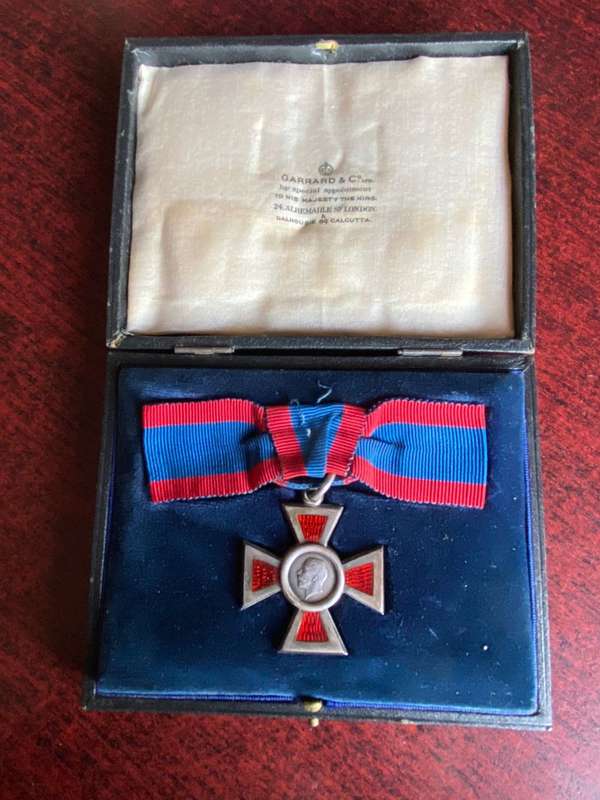 ROYAL RED CROSS IN ORIGINAL PRESENTATION BOX