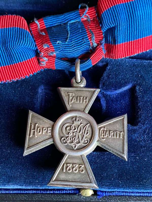 ROYAL RED CROSS IN ORIGINAL PRESENTATION BOX