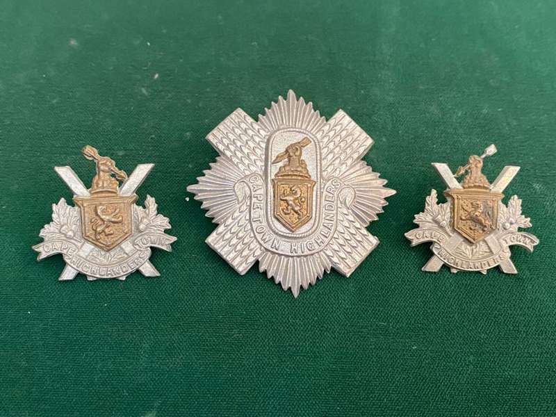 CAPE TOWN HIGHLANDERS GLENGARRY BADGE AND COLLAR PAIR,BI METAL-WORN FROM 1902-LUGS INTACT