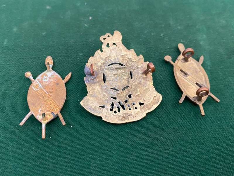 PRINCE ALFRED'S GUARDS BI-METAL CAP AND COLLARS-WORN FROM 1902-ALL LUGS INTACT