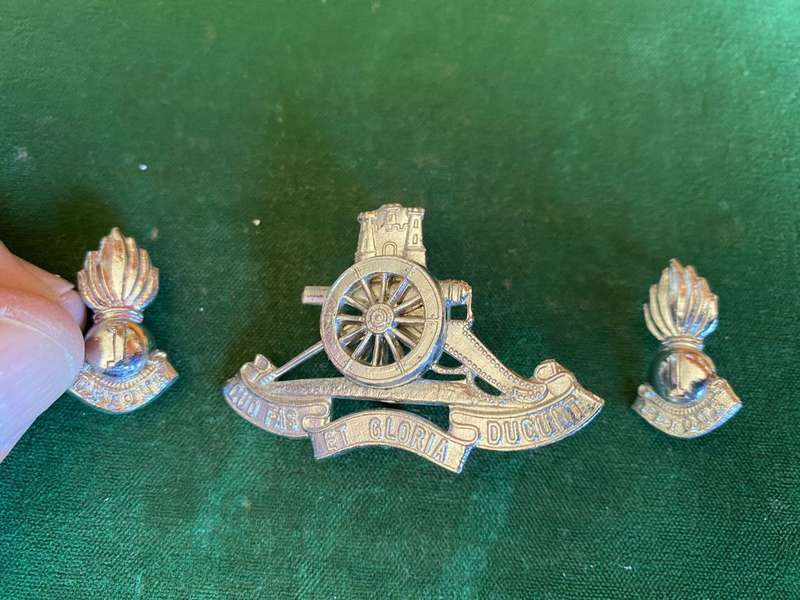 CAPE GARRISON ARTILLERY CHROME CAP AND COLLARS-WORN POST 1978-LUGS + PINS INTACT