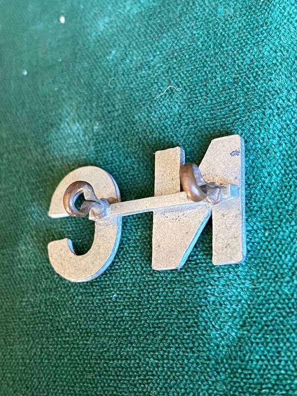 BOER WAR NATAL CARBINEERS TITLE-WORN 1899-1902-WHITE METAL- 2 LUGS