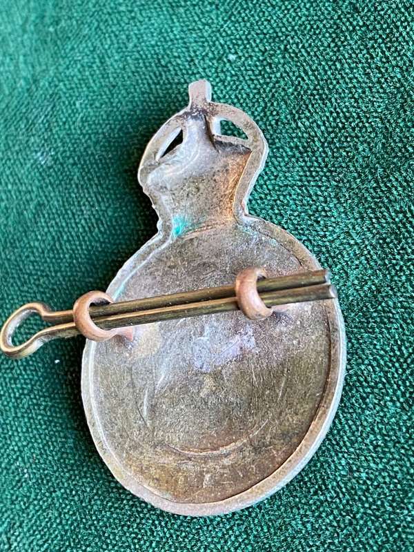 SA CONSTABULARY,WHITE METAL HELMET AND CAP BADGE-SOLID CENTRE-2 LUGS-MEASURES 43X39M