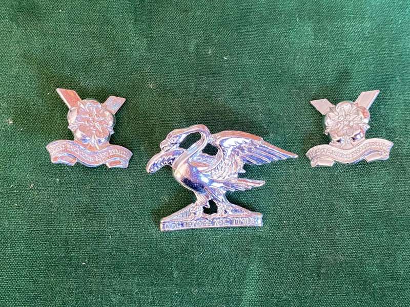 REGIMENT SPRINGS-CHROME CAP AND MESS DRESS COLLARS -LUGS + PINS INTACT