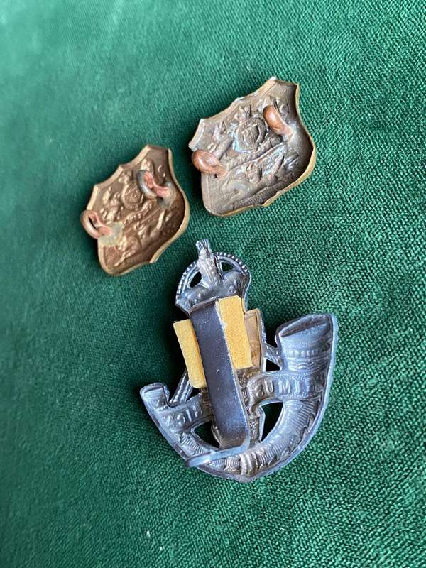 DURBAN LIGHT INFANTRY CAP AND COLLARS-WORN 1919-1964-SLIDER + LUGS COMPLETE