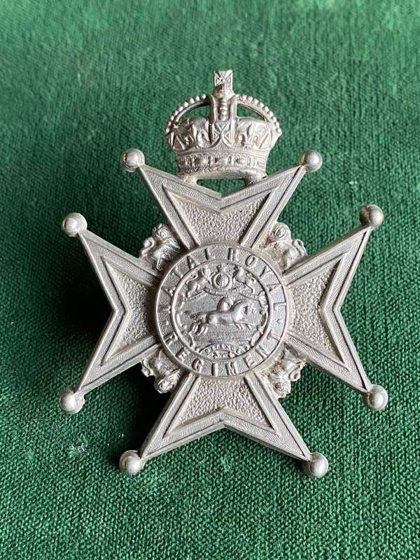 NATAL ROYAL REGIMENT WHITE METAL HEADDRESS BADGE-WORN 1902-1913- 3 LUGS