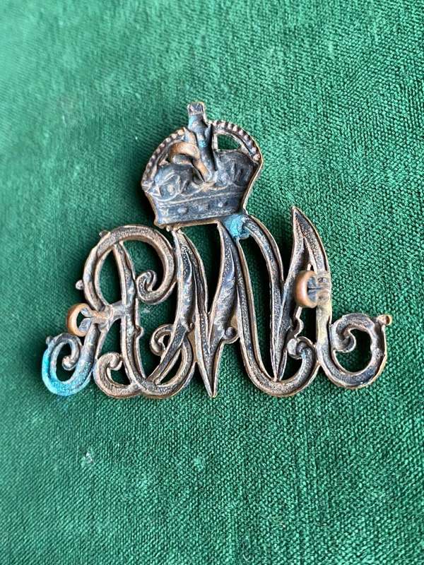 NATAL MOUNTED RIFLES SLOUCH HAT BADGE-WORN 1902-1913-BRASS- 3 LUGS