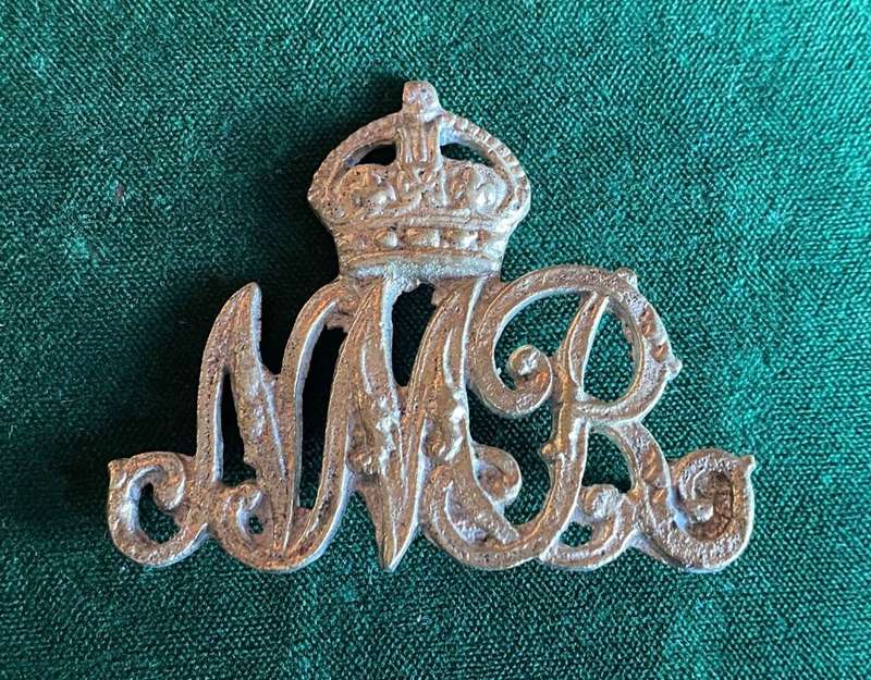 NATAL MOUNTED RIFLES WHITE METAL HELMET BADGE-WORN 1922-1943-ONE LUG