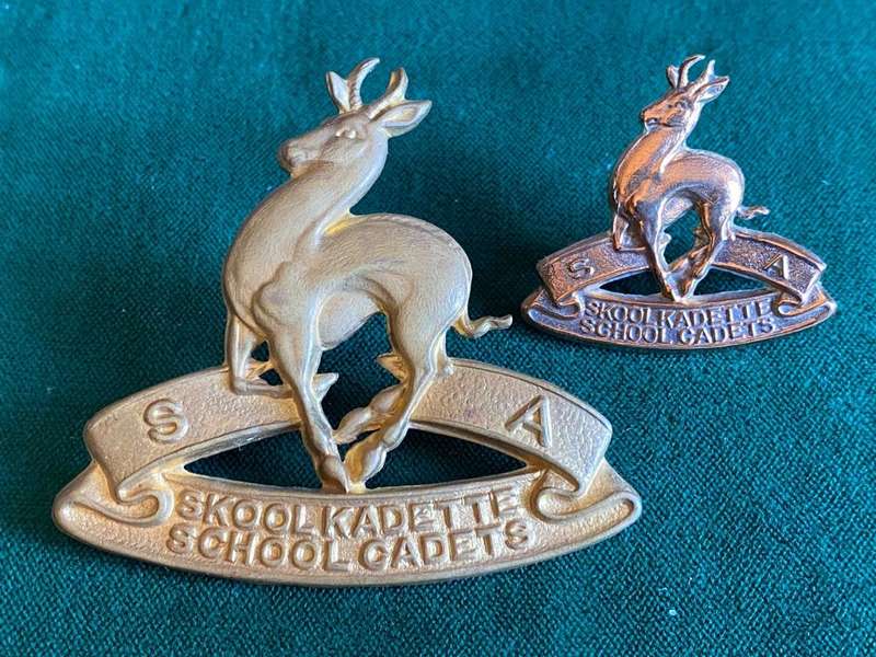 SA SCHOOL CADETS BRASS CAP AND ONE COLLAR-WORN FROM 1950-LUGS INTACT