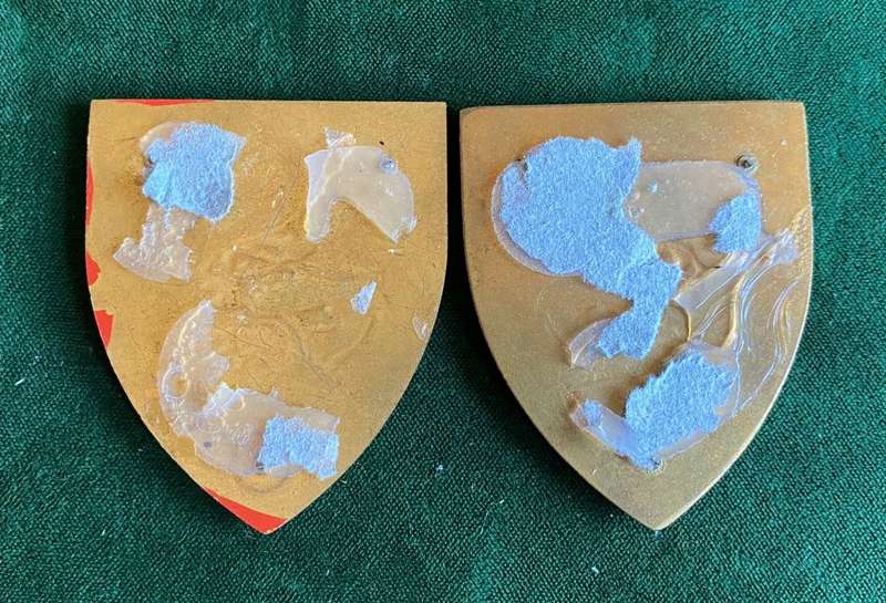 SADF DOG CENTRE FLASH PAIR-GOLD TYPE-2ND ISSUE-ORIGINAL-NO PINS