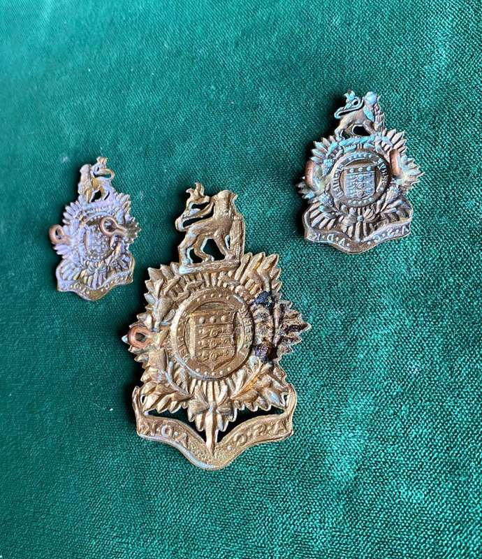 ADMIN CORPS-GILDING METAL CAP AND COLLARS-WORN POST 1954-ONE LUG MISSING ON CAP