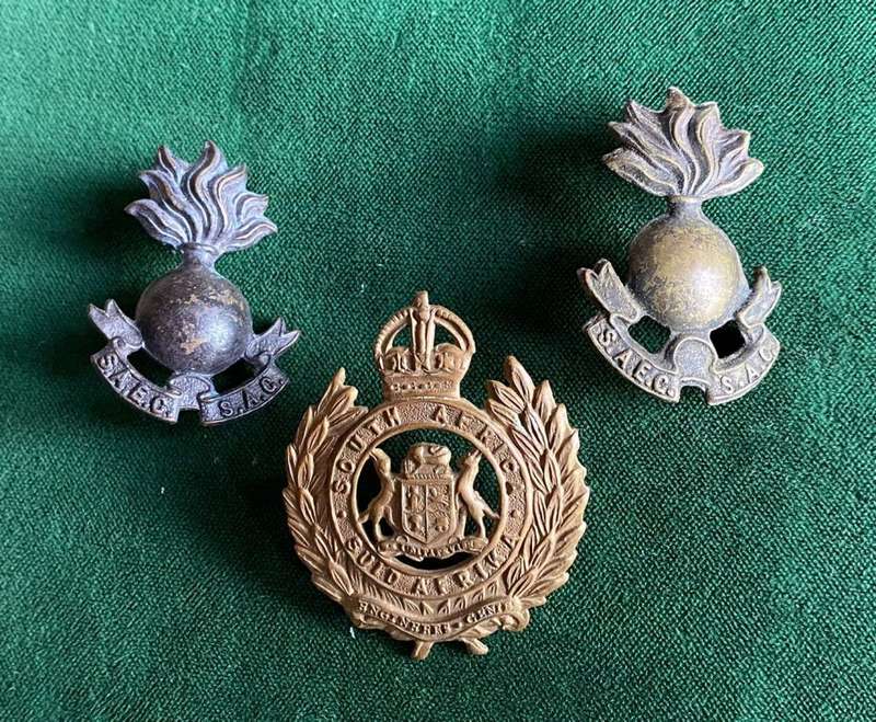 SA ENGINEERS CORPS,BRASS CAP ANMD COLLARS-WORN WW2-LUGS COMPLETE