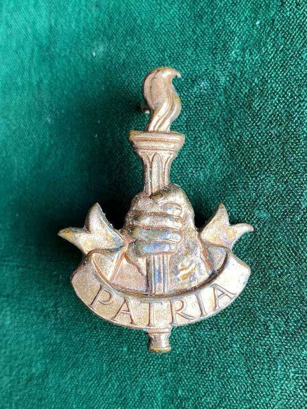 YOUTH TRAINING BRIGADE-BRONZE CAP BADGE- WORN 1941-46- 2 LUGS
