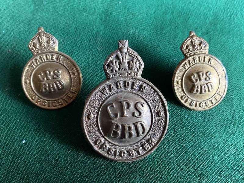 CIVILIAN PROTECTION SERVICE,WARDEN SECTION,BRASS CAP AND COLLARS-WORN DURING WW2-LUGS INTACT