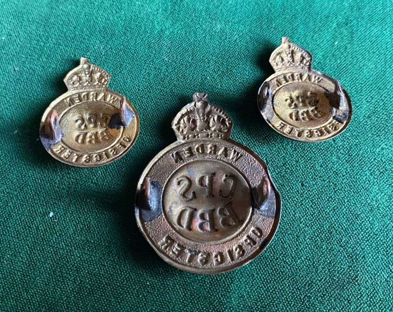 CIVILIAN PROTECTION SERVICE,WARDEN SECTION,BRASS CAP AND COLLARS-WORN DURING WW2-LUGS INTACT
