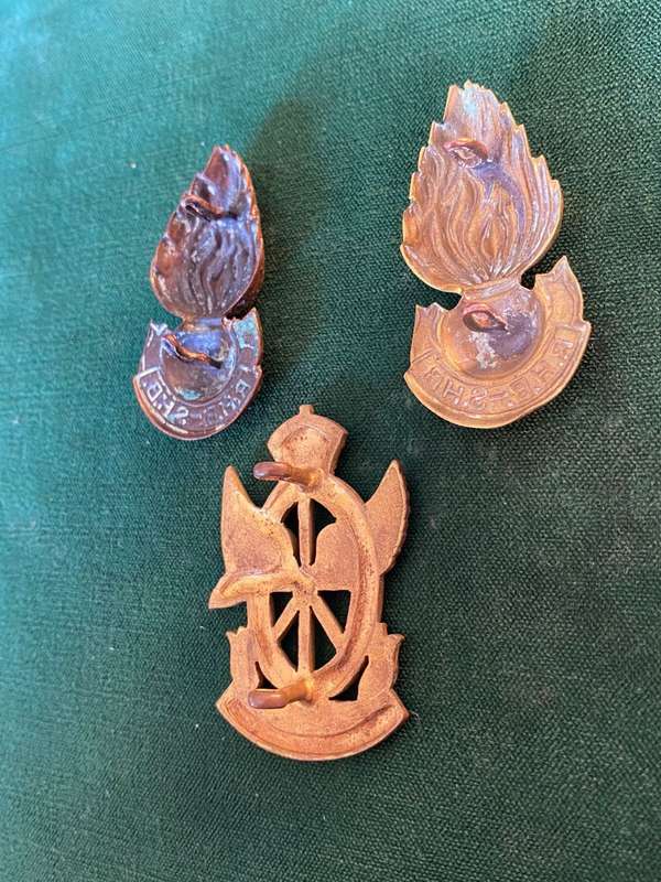 SA RAILWAYS AND HARBOURS BRIGADE GILDING METAL CAP AND COLLARS-WORN 1921-29 AND 1940-1951-LUGS COMPL