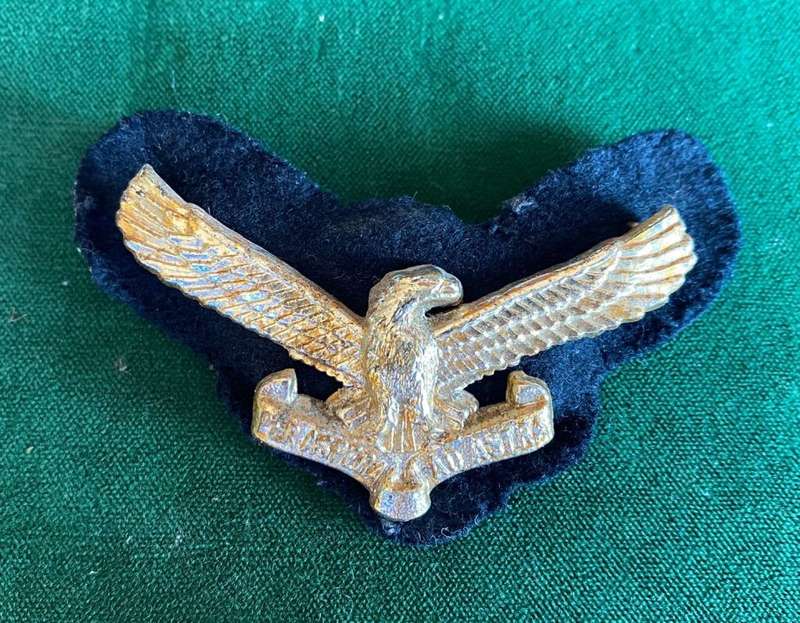 SAAF OFFICERS CAP BADGE-WORN POST 1960- 2 LUGS