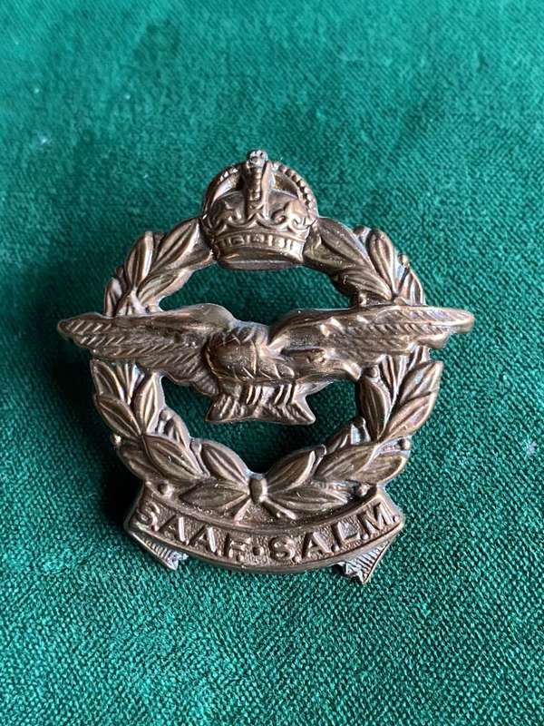 SAAF CAP BADGE,BRONZE-WORN 1926-1959- 2 LUGS