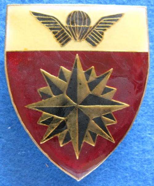 RECCE / FLASH - 5 SPECIAL FORCES REGT.  METAL SHOULDER FLASH.  ORIGINAL - USED - 3 PINS.