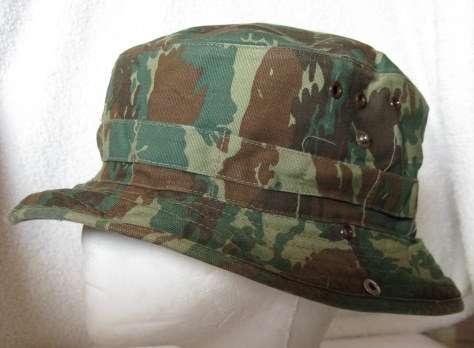 32 BATTALION SUMMER CAMO BUSH HAT - INSIDE RING MEASURES 56CM.