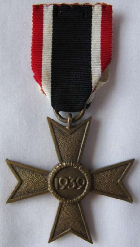 GERMAN WW2 WAR MERIT MEDAL CROSS,  2ND CLASS WITHOUT SWORDS 1939.