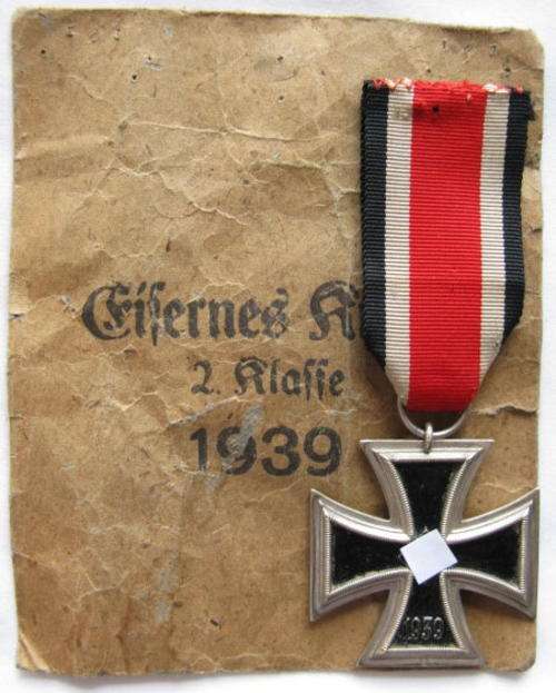 GERMAN WW2 IRON CROSS, 2ND CLASS - ORIGINAL.