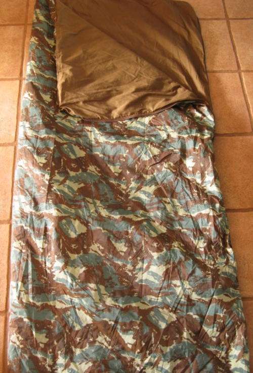 32 BATTALION SUMMER CAMO SLEEPING BAG.