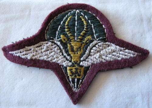1 PARA BATTALION BERET BADGE FOR NATIONAL SERVICEMEN.