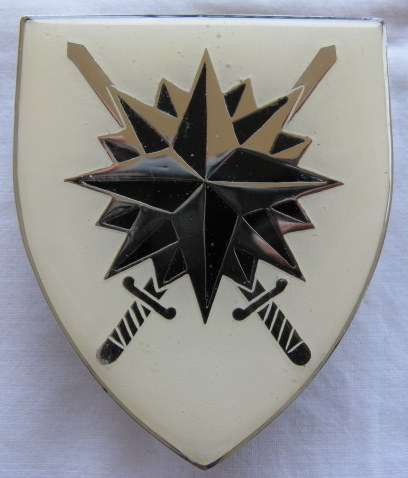 RECCE COMMANDO HQ (1981-93) SHOULDER FLASH - ORIGINAL.  3 PINS.