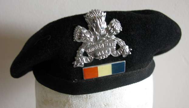SA ARMOURED CORPS BERET WORN 1970'S-1980'S.  USED BUT GOOD CONDITION.
