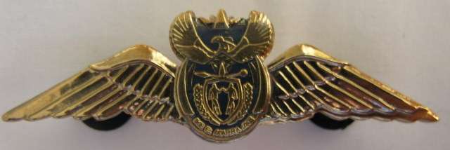 SAAF METAL PILOTS MESS DRESS WINGS - GOLD FOR 1000 OR MORE FLYING HOURS.  2 PINS POST 2003