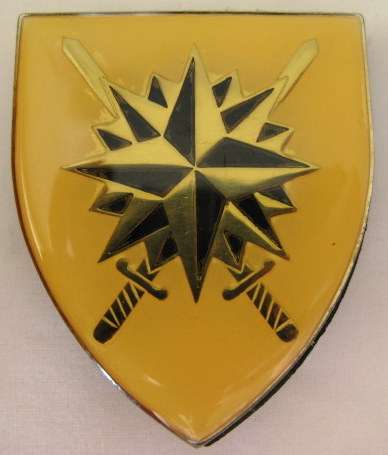 RECCE COMMANDO HQ (1981-1993) GUARANTEED ORIGINAL IVORY COLOURED SHOULDER FLASH - 3 PINS.