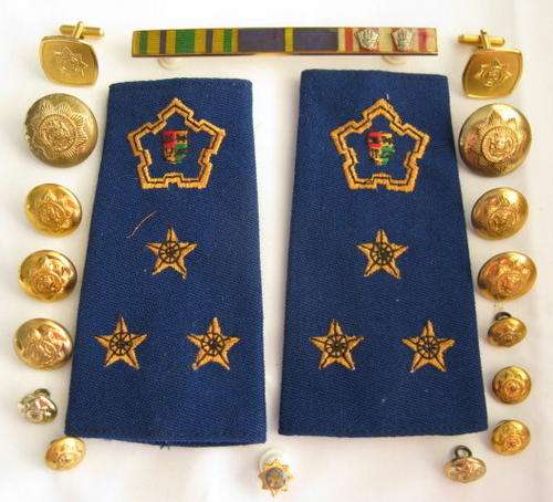 OLD SAP EMBROIDERED RANK SLIP-ONS FOR BRIGADIER WITH FOLLOWING: