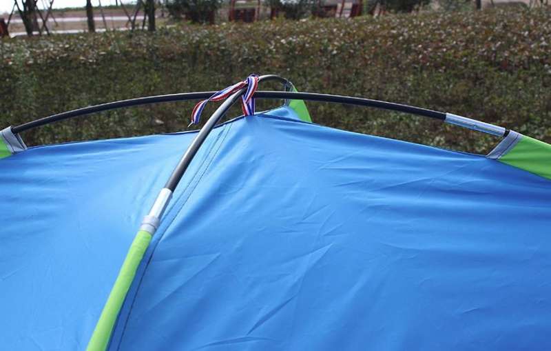4 Man Tent in Zipper Bag - Lightweight & Easy to Install (200 X 220 X 135 cm)