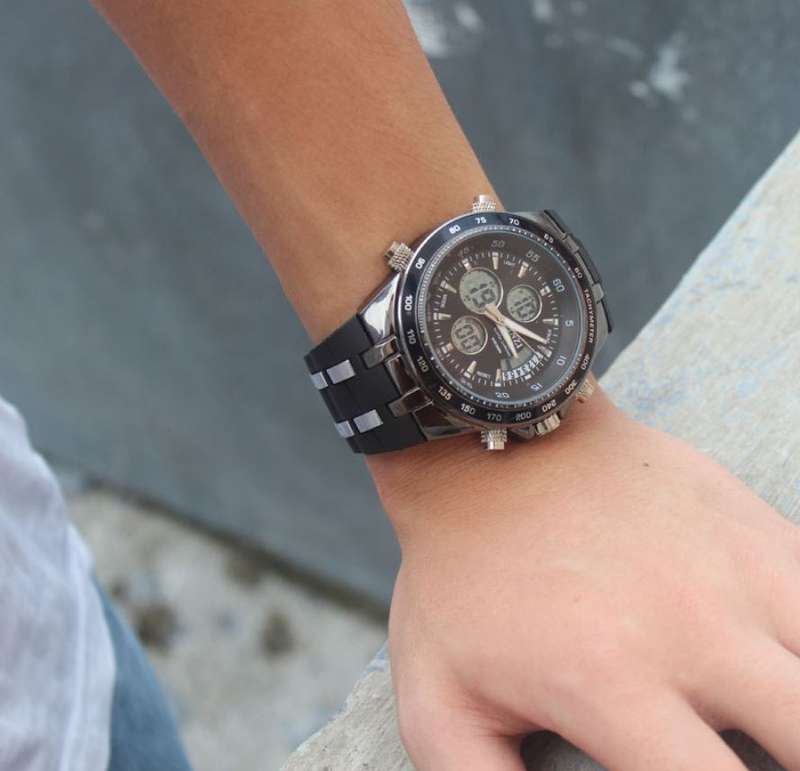 Exquisite Men's Multi Chronograph Watch With LED Back Light in a Complimentary Tin Gift Box