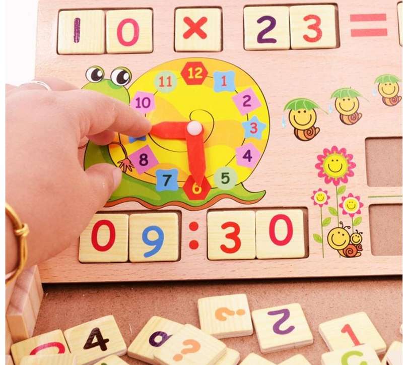 Mathematical Operation Blocks & Chalkboard Set In a Wooden Box